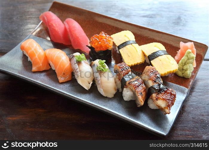 mix sushi