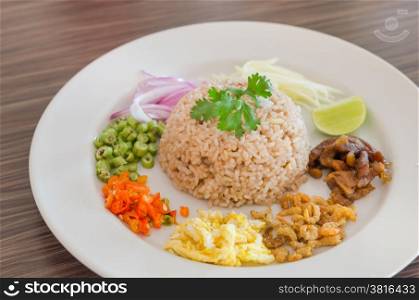 Mixed cooked rice with shrimp paste sauce