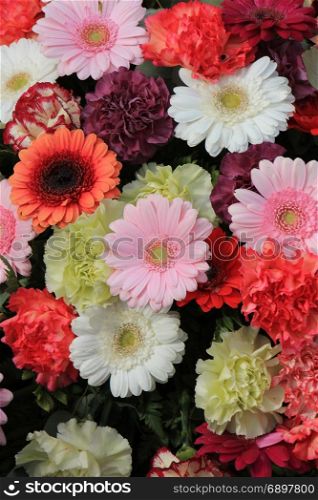 Mixed flower arrangement: various gerbers in different colors for a wedding