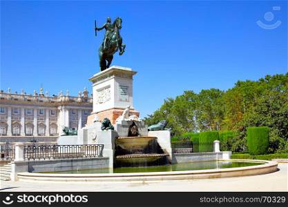 Monument of Felipe IV (was opend in 1843) on Plaza de Oriente in Madrid, Spain.