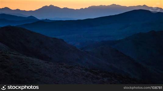 morning sunrise over death valley national park