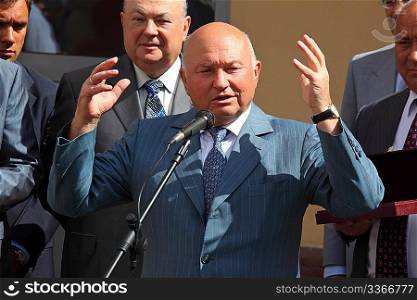 MOSCOW, RUSSIA, JULY 28: Mayor Luzhkov, speaking at the completion of construction of a new appartment house. Each year five million square meters of residential housing are built in Moscow. Moscow, Russia, July 28, 2009