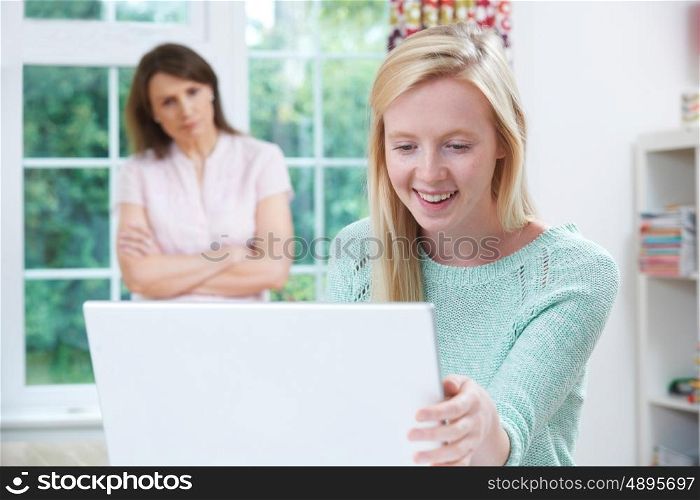 Mother Concerned About Teenage Daughter?s Online Activity