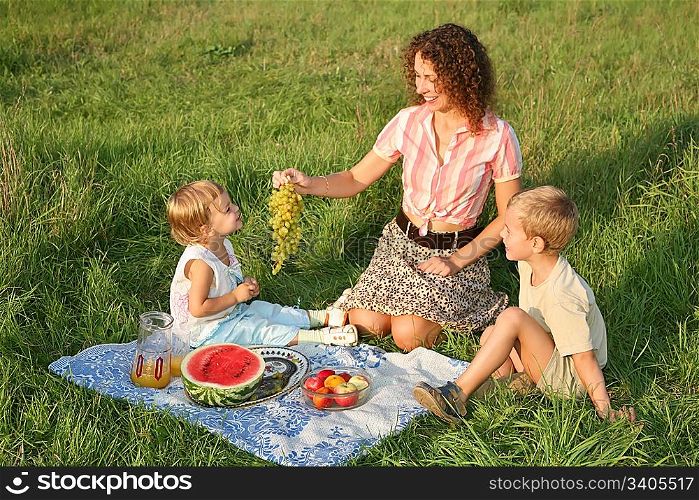 mother with child on picnic