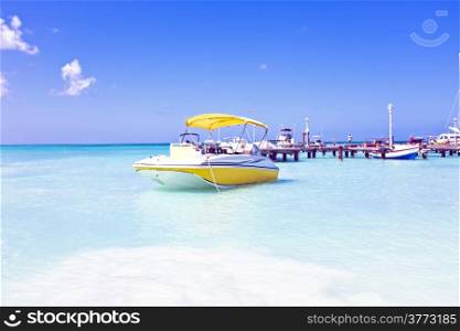 Motor yachts in the caribbic sea on Aruba