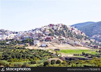 Moulay Idriss is the most holy town in Morocco. It was here that Moulay Idriss I arrived in 789, bringing with him the religion of Islam and starting a new dynasty.
