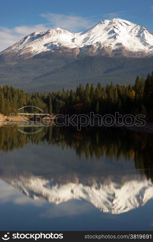 Mount Shasta standing above Lake Siskiyou