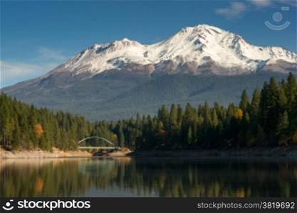 Mount Shasta standing above Lake Siskiyou