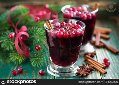 Mulled wine with cranberries and cinnamon