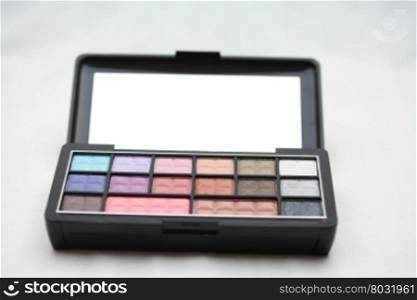 Multi color eye shadow kit with mirror