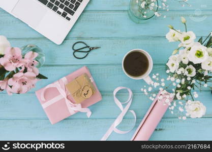 mum inscription with flowers gift laptop