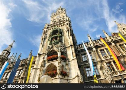 Munchen: Marienplatz, New Town Hall and Frauenkirche poopular tourist destination and city center