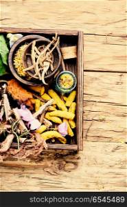 Natural herbs medicine. Natural herbal medicine,medicinal herbs and herbal medicinal root.Natural herbs medicine