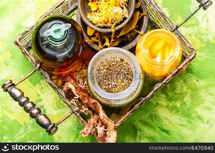 Natural herbs medicine. Natural herbal medicine,medicinal herbs and herbal medicinal tinctures