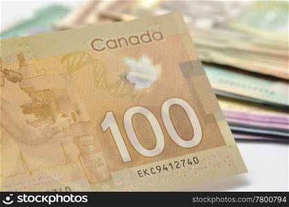 New Canadian plastic 100 dollar