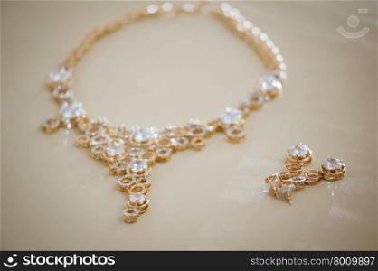 nice and stylish necklace for bride on her wedding