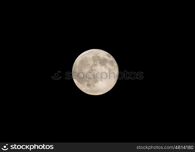 Nice shoot of the full moon without clouds