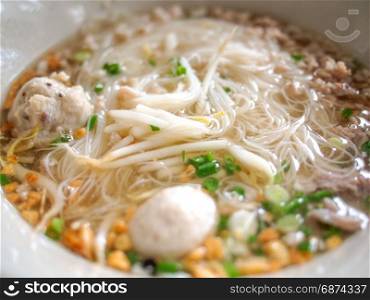 noodles with meatballs