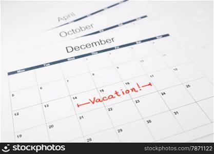 note dates of vacation planning on calendar