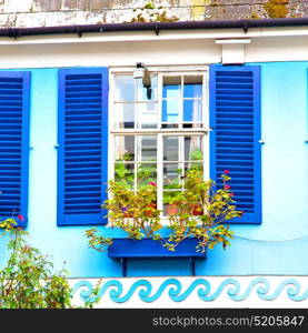 notting hill in london england old suburban and antique flowers