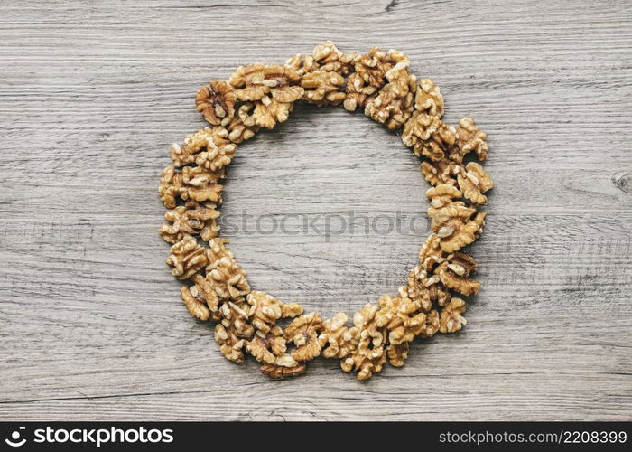 nuts forming circle