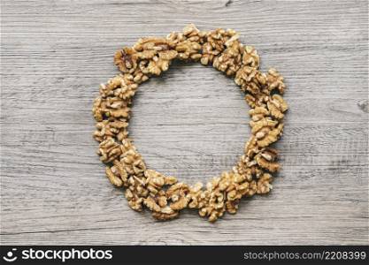 nuts forming circle