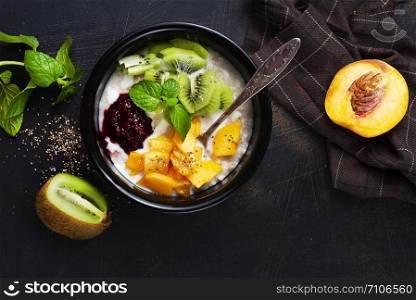 oat flakes with fresh fruits and fresh fruits