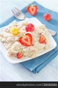 oat flakes with strawberry