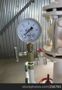 Oil refinery. Equipment for primary oil refining.. Manometer