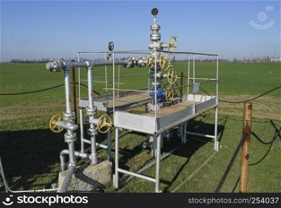 Oil well. The equipment and technologies on oil fields.. The equipment and technologies on oil fields. Oil well