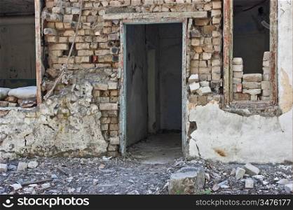 old abandoned house destroyed