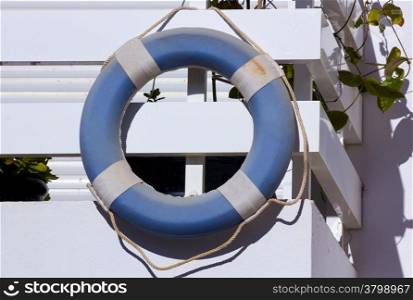 old blue and white lifesaver float