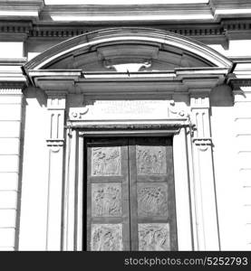 old door in italy land europe architecture and wood the historical gate