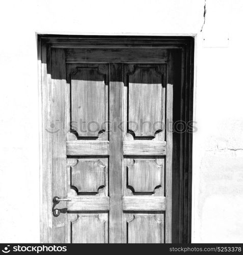 old door in italy land europe architecture and wood the historical gate