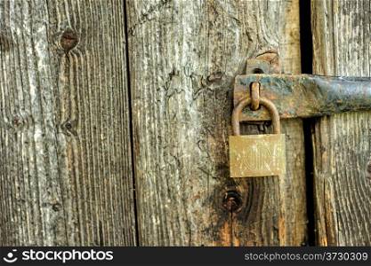 old lock at a barn