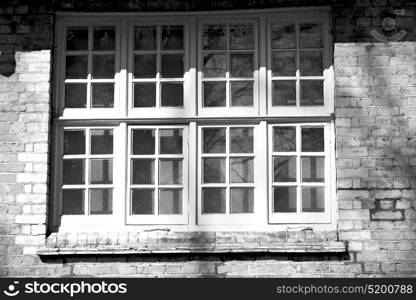 old windon in england london brick and glass the wall