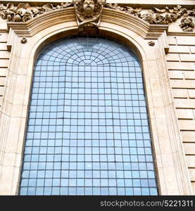 old windon in england london brick and glass the wall