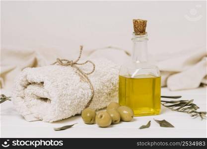 olives with olive oil set