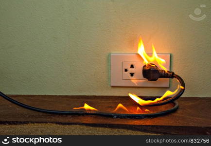 On fire electric wire plug Receptacle wall partition,Electric short circuit failure resulting in electricity wire burnt