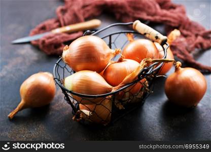 onion on a table, raw onions, stock photo