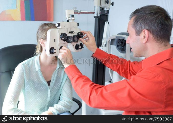 ophthalmic testing device machine