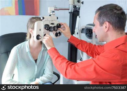 ophthalmic testing device machine