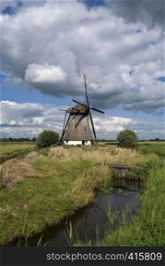 Oude Doornse mill is a windmill near Almkerk in the Dutch province Noord-Brabant. Oude Doornse mill