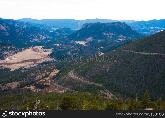 Overlook of the east side of Rocky Mountain National Park