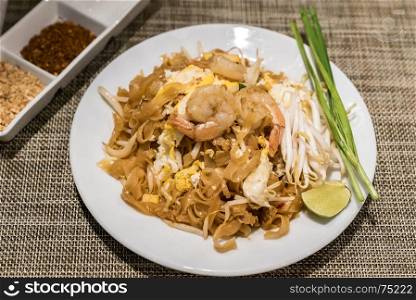 Pad thai, Rice noodle with shrimp