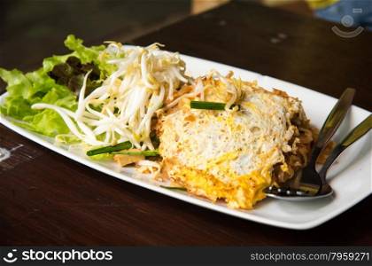 Pad thai with fried egg dish