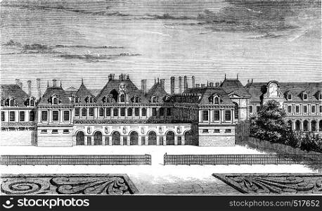 Palace of Cardinal Richelieu, from the Royal Palace, vintage engraved illustration. Magasin Pittoresque 1845.