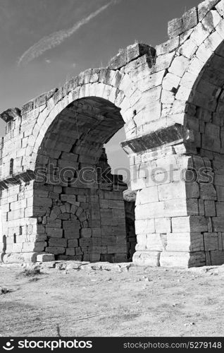 pamukkale old construction in asia turkey the column and the roman temple