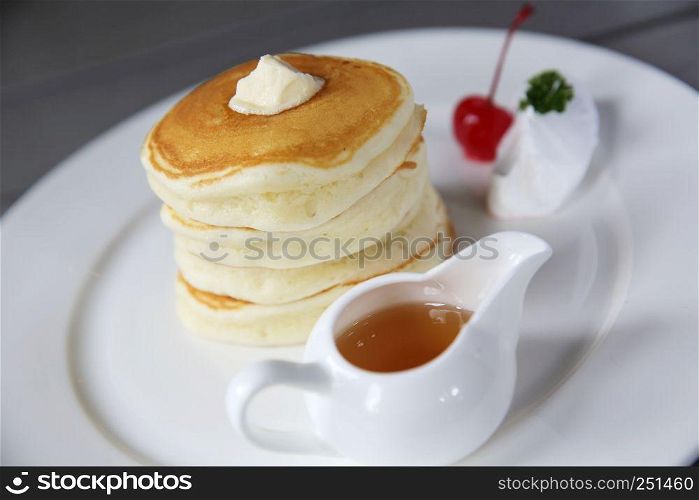 pancake with honey and strawberry