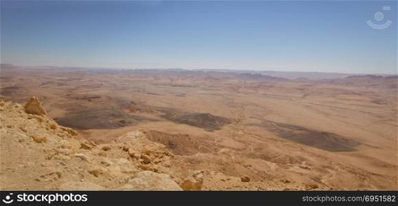 Panoramic view of Makhtesh Ramon.